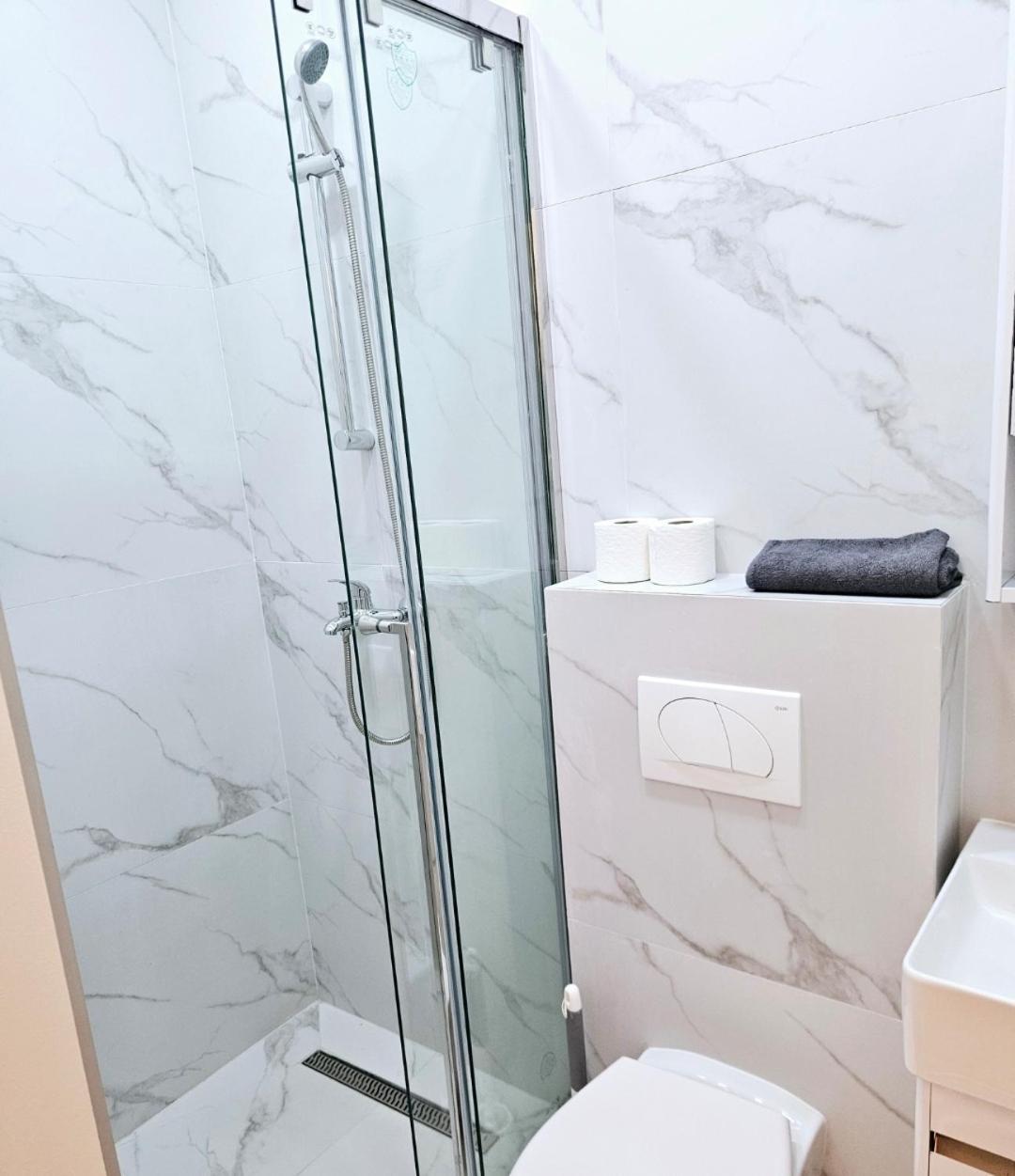 Apartamento Designer Near Kalvin Square *