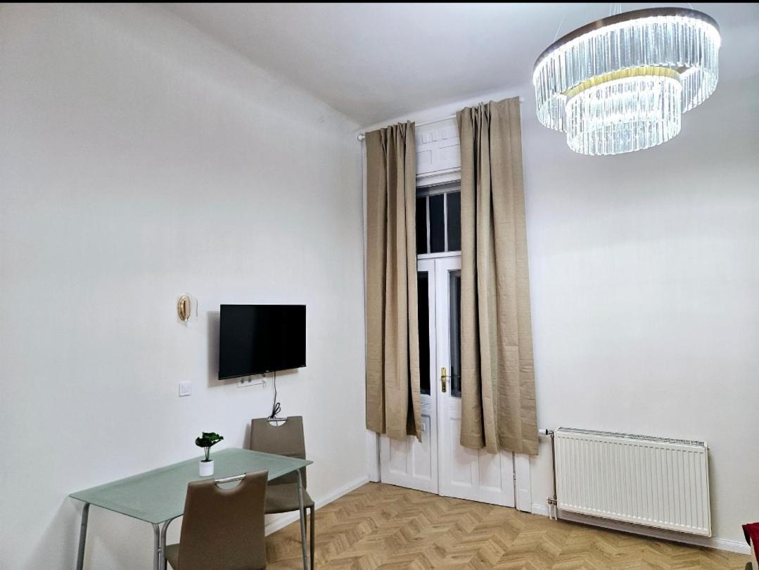 Apartment Designer Near Kalvin Square *